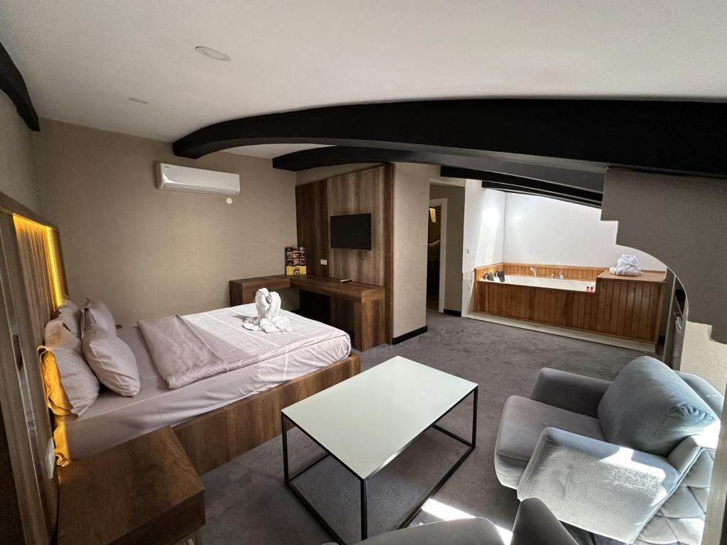Jakuzili Deluxe Oda,Şehir veya Dağ Manzaralı,Jakuzili