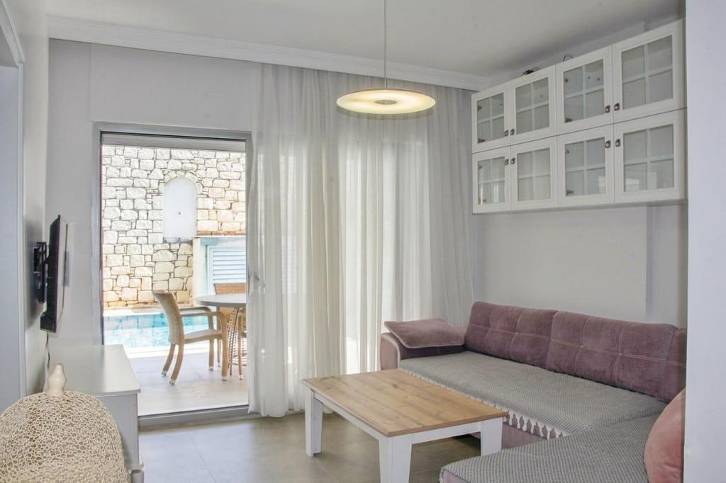 Villa 2+1 Oda-Özel Havuzlu,Havuz Manzaralı