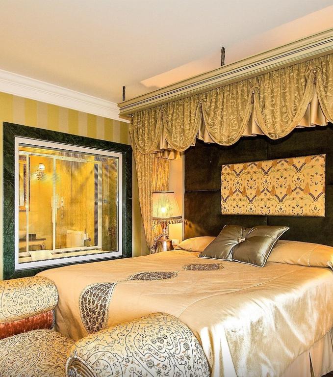 Junior Suit Oda, Şehir Manzaralı (3 Kişilik, Balkonsuz)