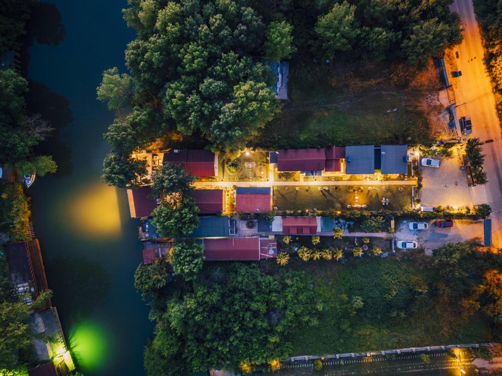  Antik River House