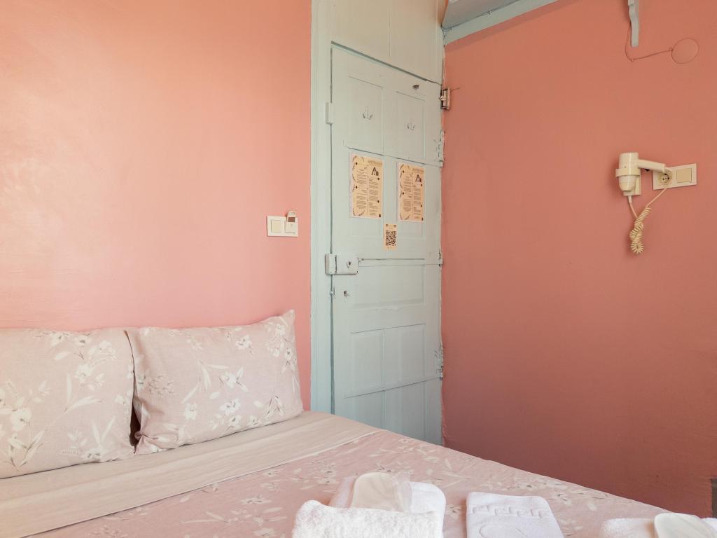 Economy Small Room