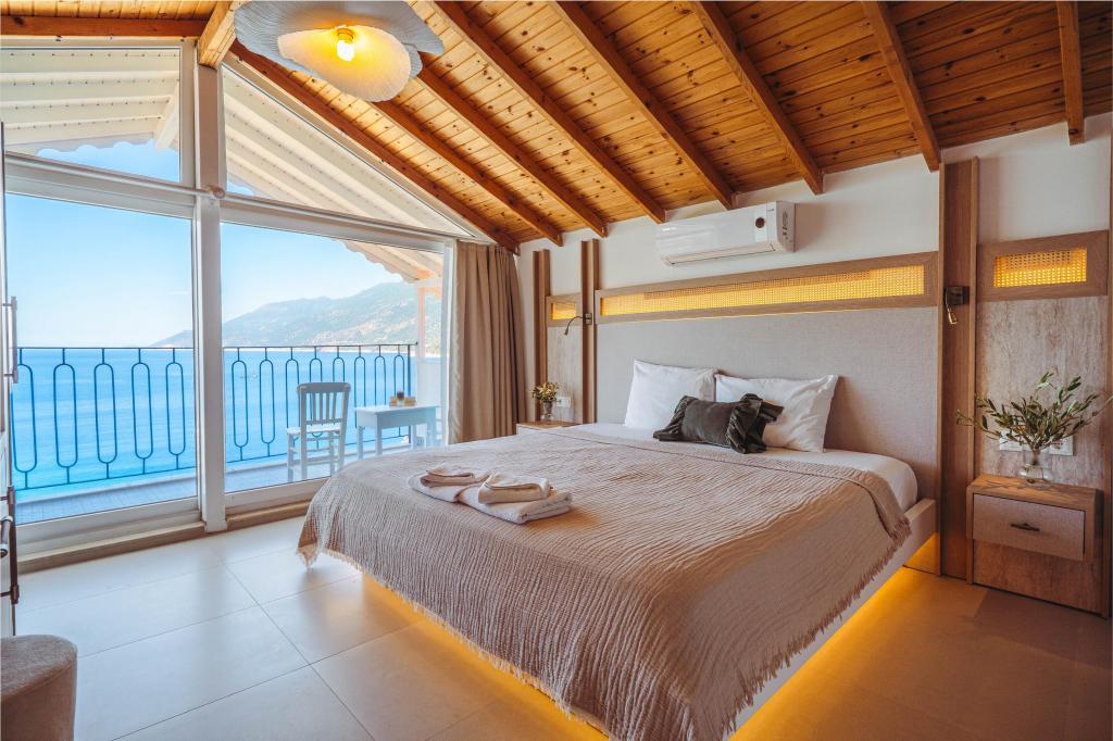 Deluxe Teras Katı Oda, Deniz Manzaralı