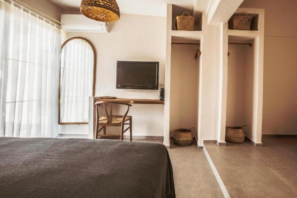 Aile Odası, Bahçe Manzaralı