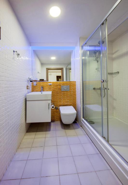 Geniş Standart Oda,Bahçe Manzaralı,Balkonlu