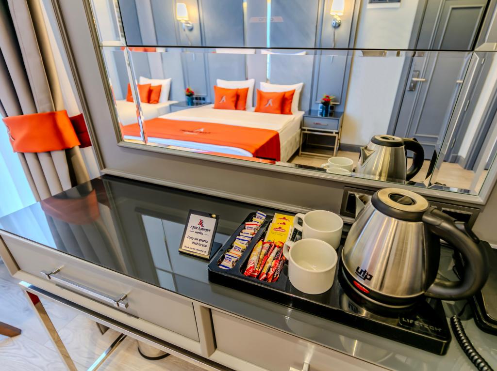 Deluxe King Twin Room, City View (No Smoking)