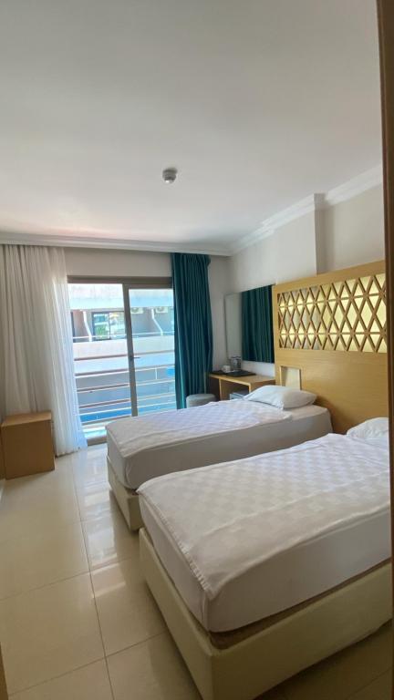 Standart Fransız Balkonlu Oda,Avlu Manzaralı,1. Kat