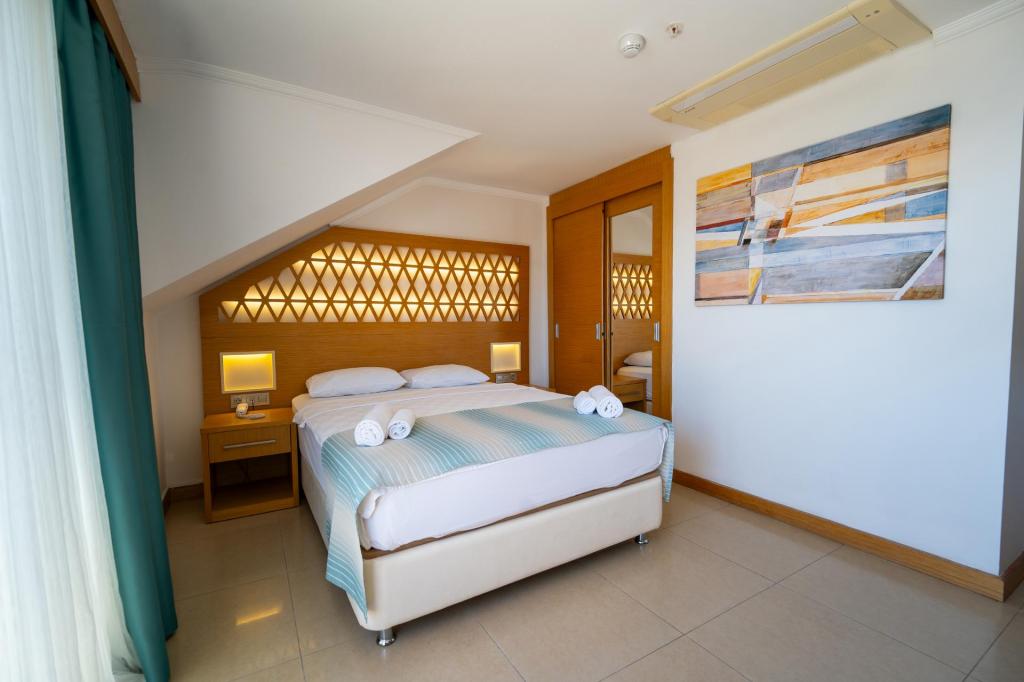 Deluxe Aile Odası,Deniz Manzaralı,Balkonlu