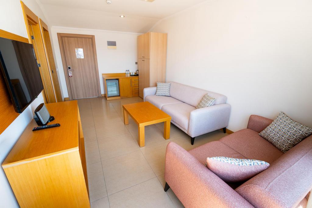 Deluxe Aile Odası,Deniz Manzaralı,Balkonlu