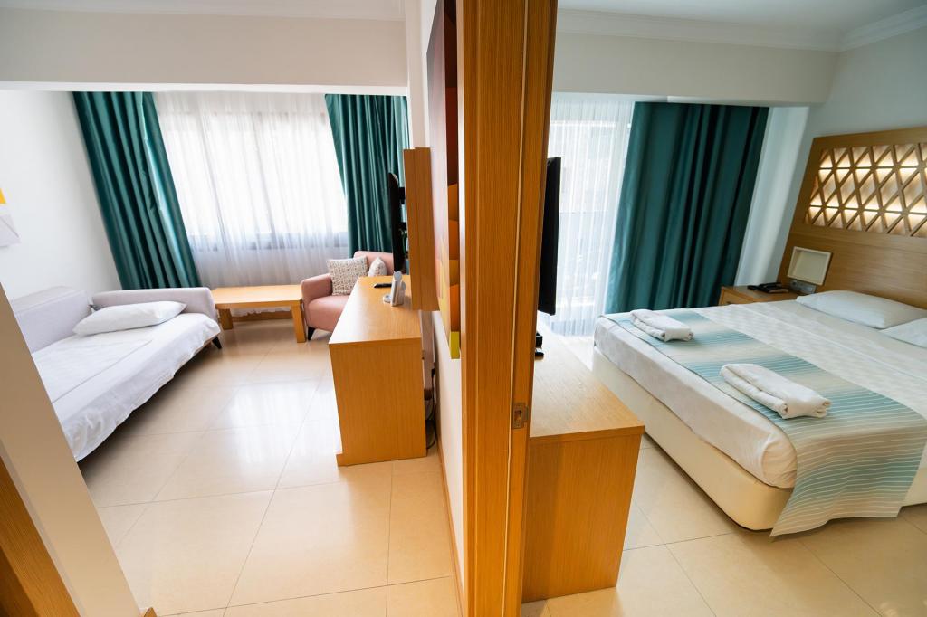 Deluxe Oda Balkonlu,Kara Manzaralı,Balkonlu