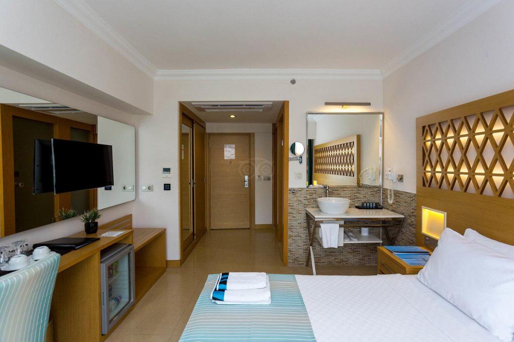 Standart Oda,Kara Manzaralı,Balkonlu