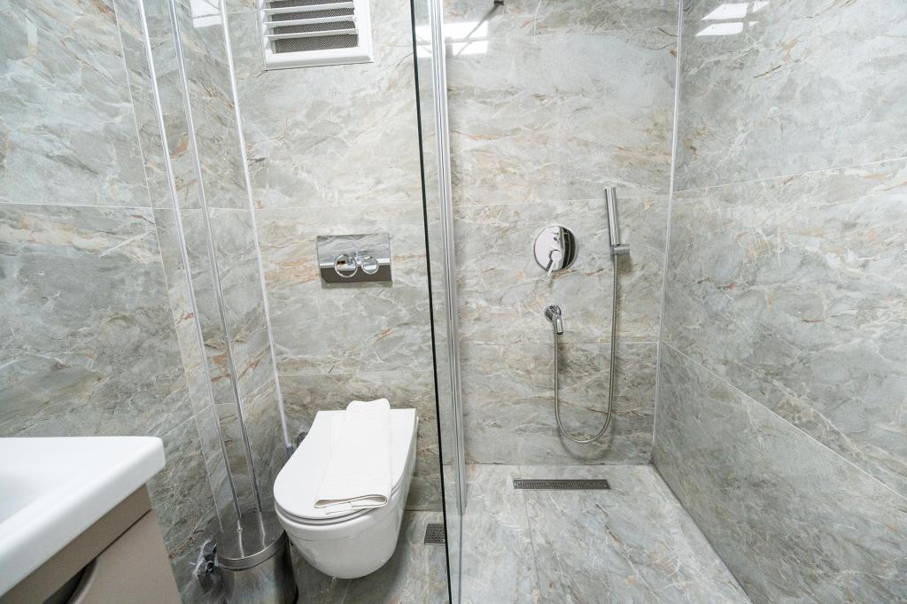 Standart Oda,Kara Manzaralı