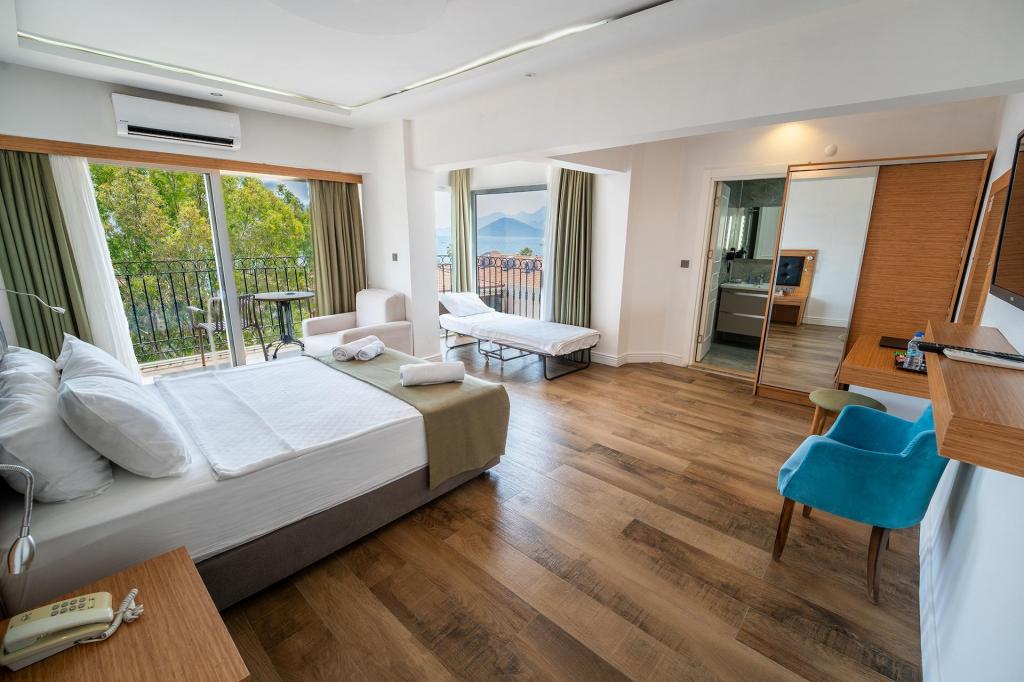 Deluxe Üç Kişilik Oda ,Deniz Manzaralı