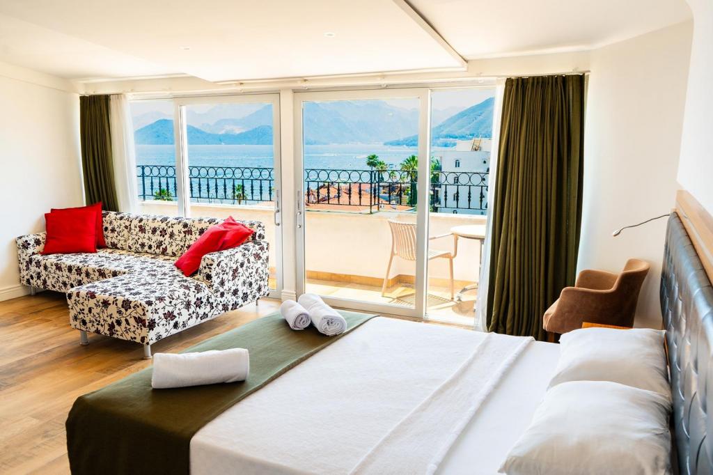Deluxe Üç Kişilik Oda ,Deniz Manzaralı