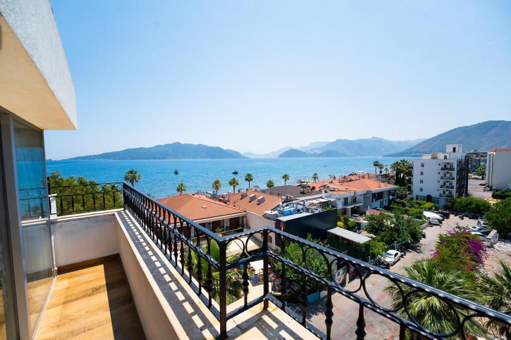 Deluxe Üç Kişilik Oda ,Deniz Manzaralı