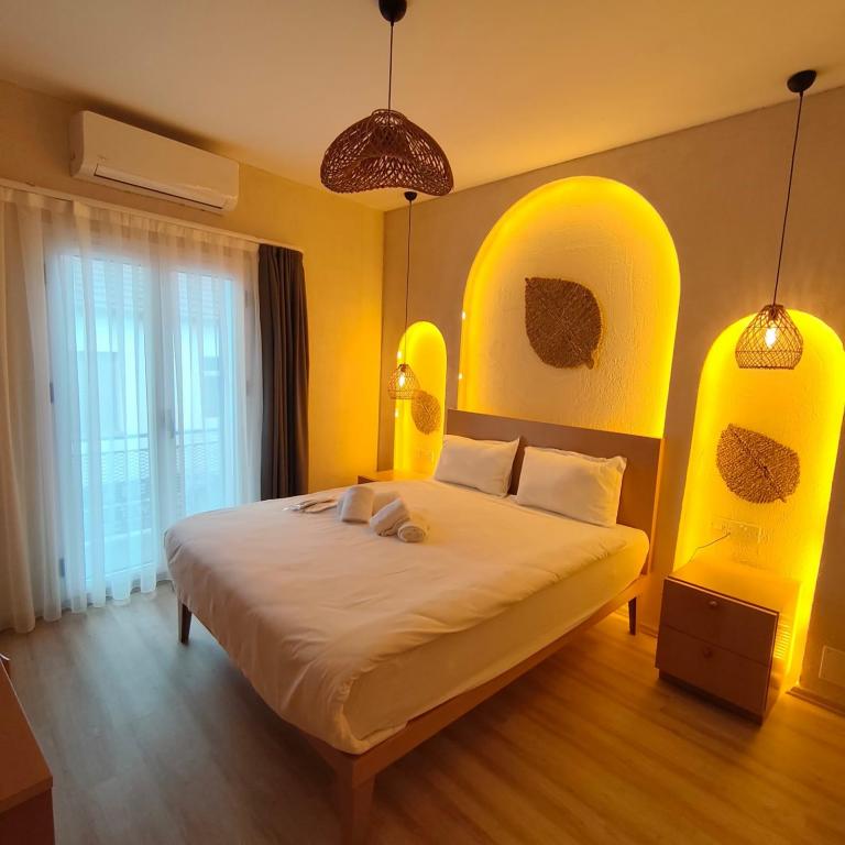 Aile Suit Odası, Cadde Manzaralı