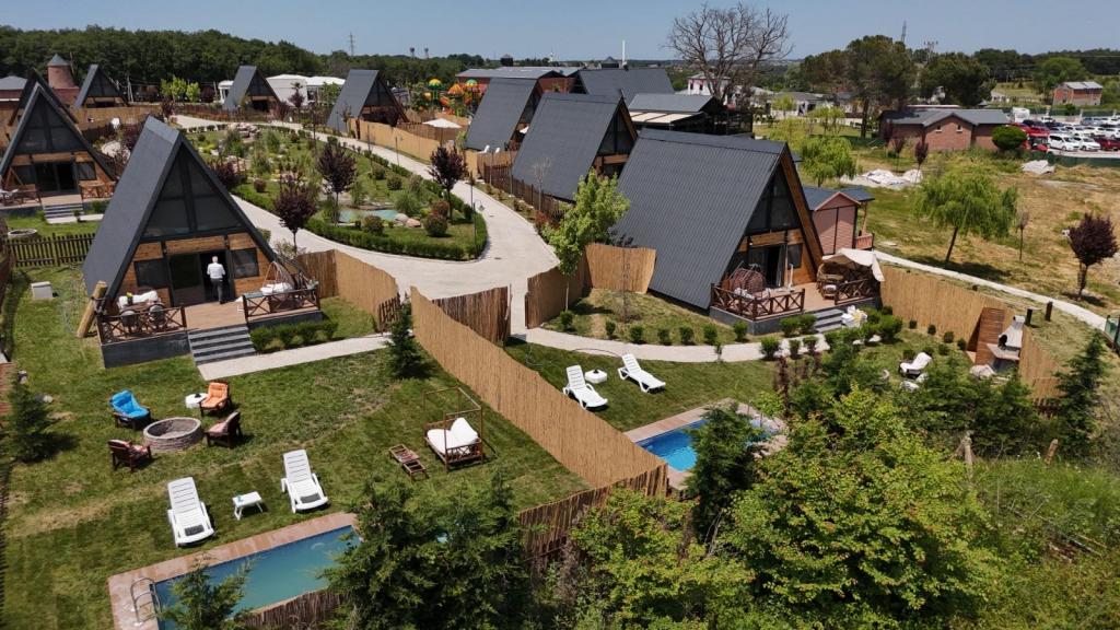Suite Bungalow,Bahçe Manzaralı,Özel Havuzlu ve Jakuzili