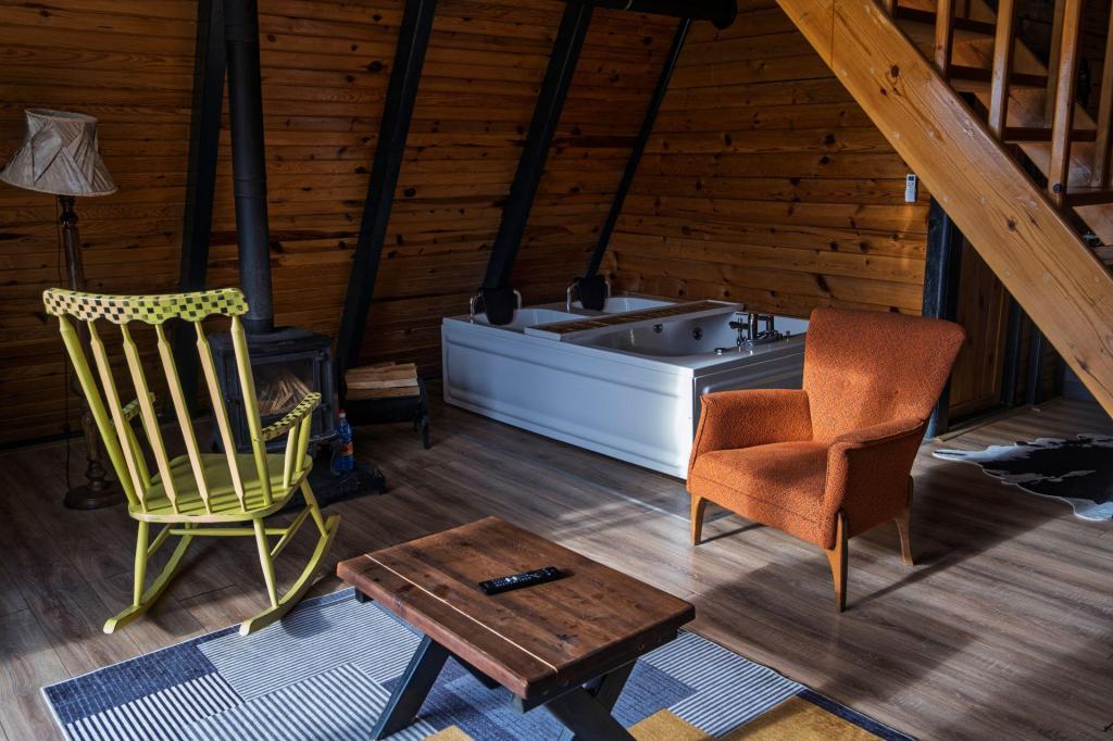 Suite Bungalow,Dağ Manzaralı,Jakuzili (2 Kişilik)