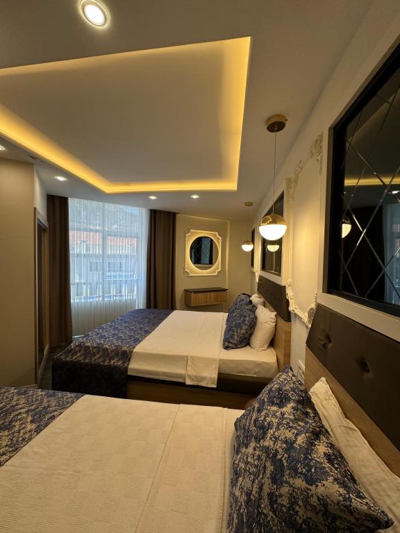 Triple,Şehir Manzaralı