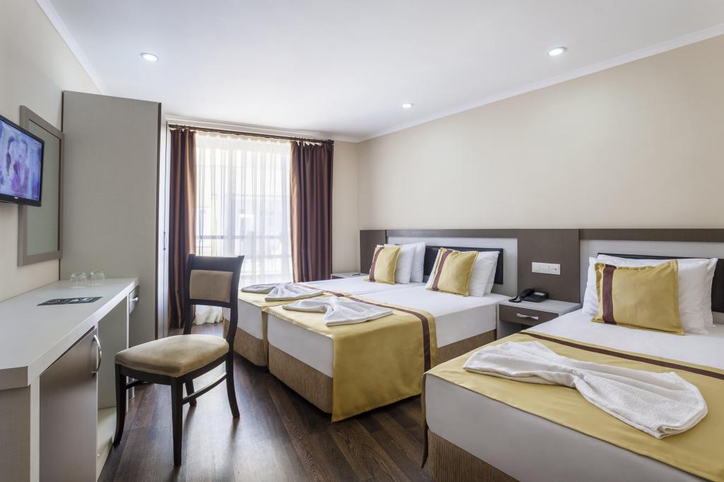 Standart Oda, Cadde Manzaralı (3 Kişilik)