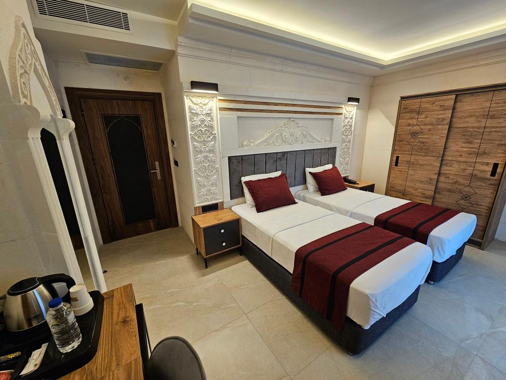 Iki Ayrı Yataklı Oda, Şehir Manzaralı