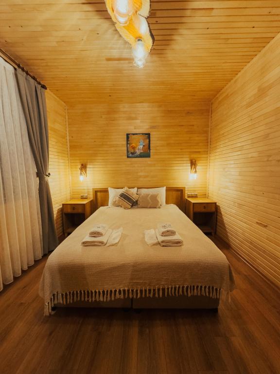 Deluxe Family Room, Plateau View, Fireplace