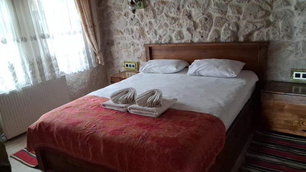 Deluxe Taş Zemin Kat Oda, Bahçe Manzaralı