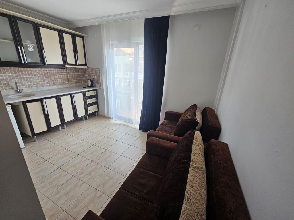 Standart Oda, Havuz Manzaralı (3 Kişilik, Balkonlu)
