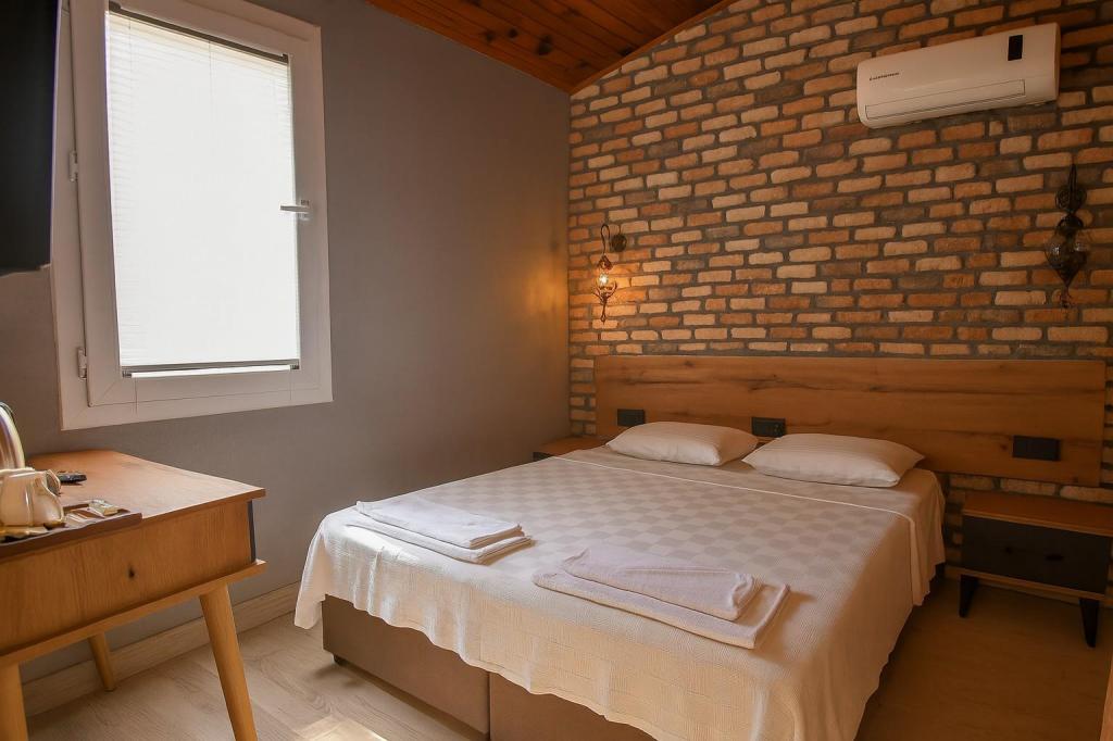 Quad Room,Havuz Manzaralı,Balkonlu