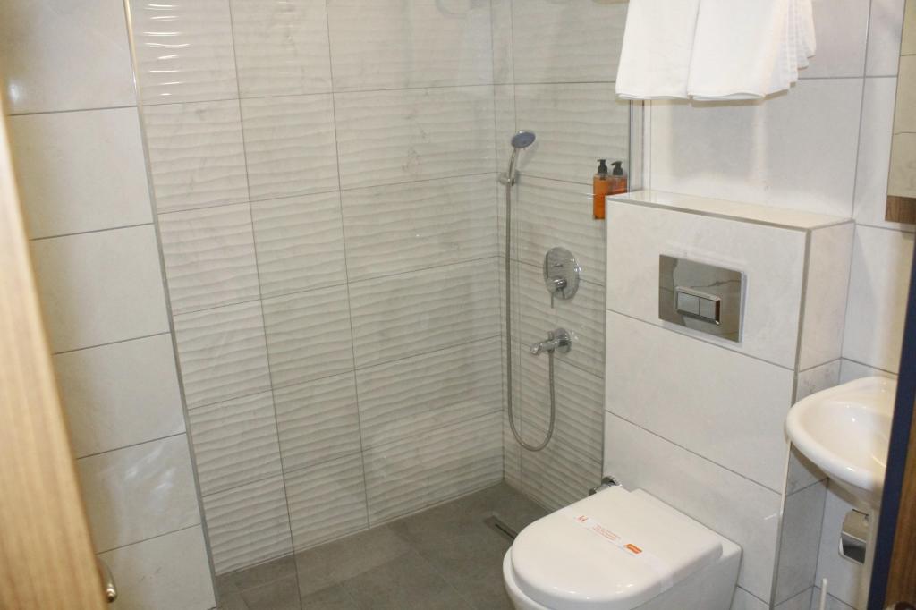 Tek Kişilik,Şehir Manzaralı