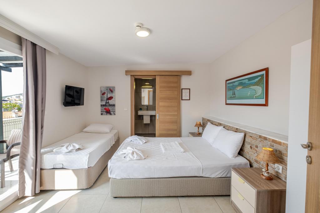 Standart Üç Kişilik Oda,Bahçe Manzaralı