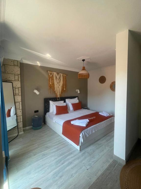 Deluxe Oda,Bahçe Manzaralı,Balkonlu