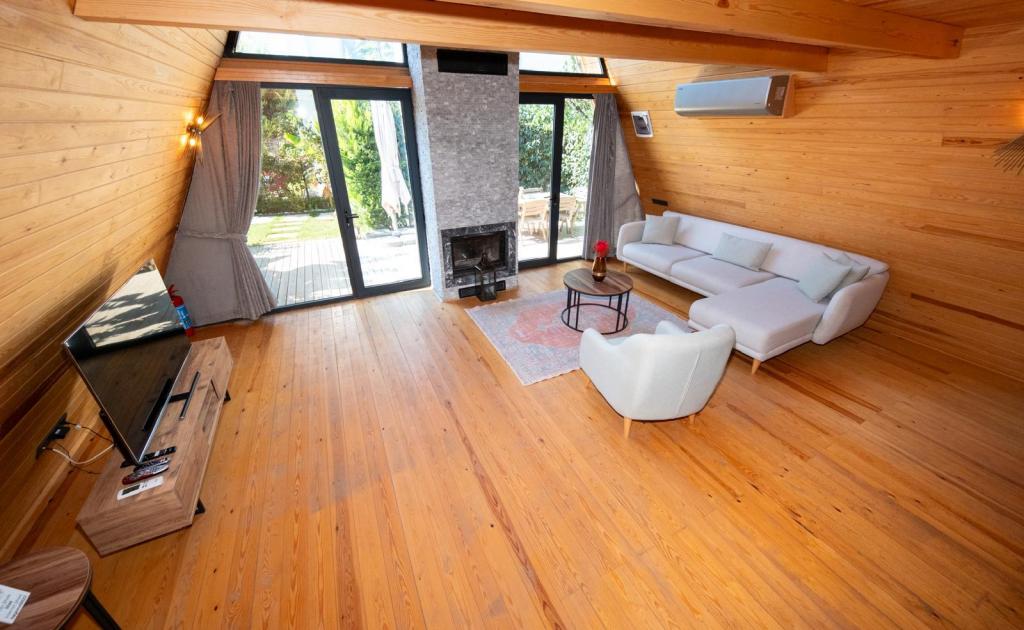 Şömineli Bungalow,Bahçe Manzaralı