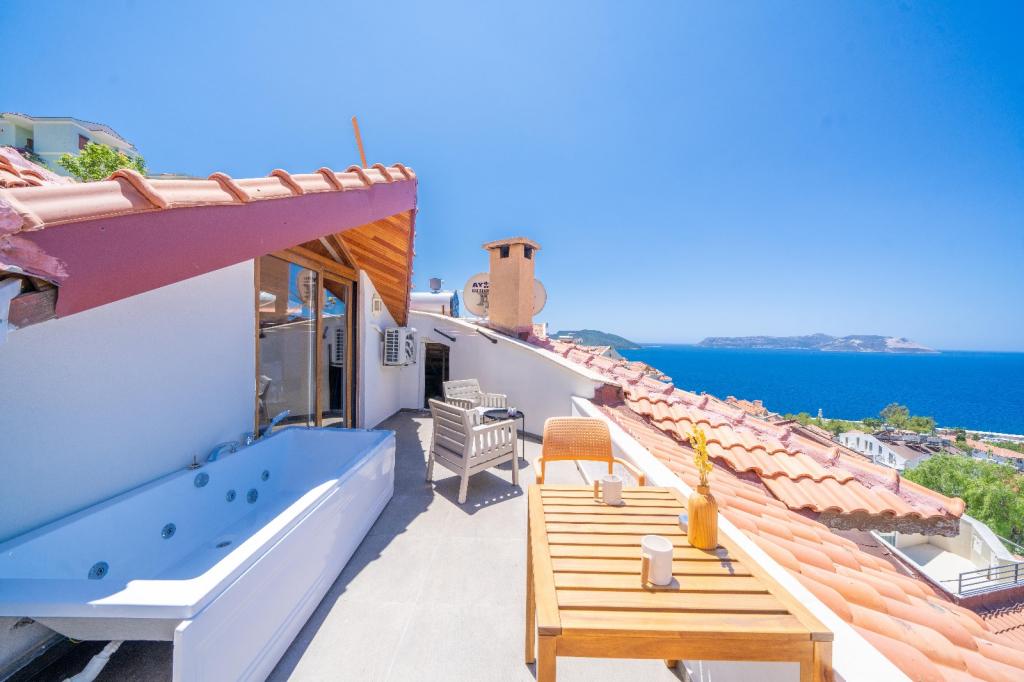 Studio Room, Sea View (Jacuzzi, Terrace)