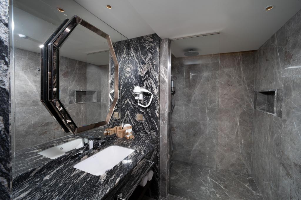 Corner Junior Suite,Şehir Manzaralı