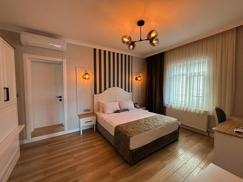 Deluxe Room, Land View