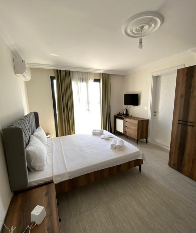 Family Room, Garden View