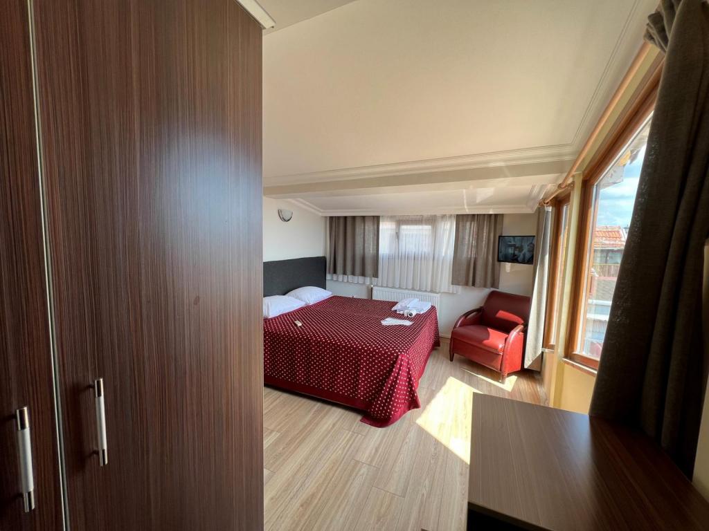 Double, Sea View, Upstairs