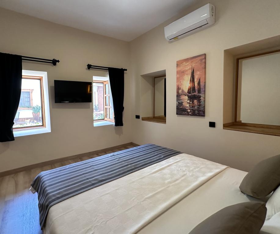 Junior Suite Garden Floor Room, Garden View