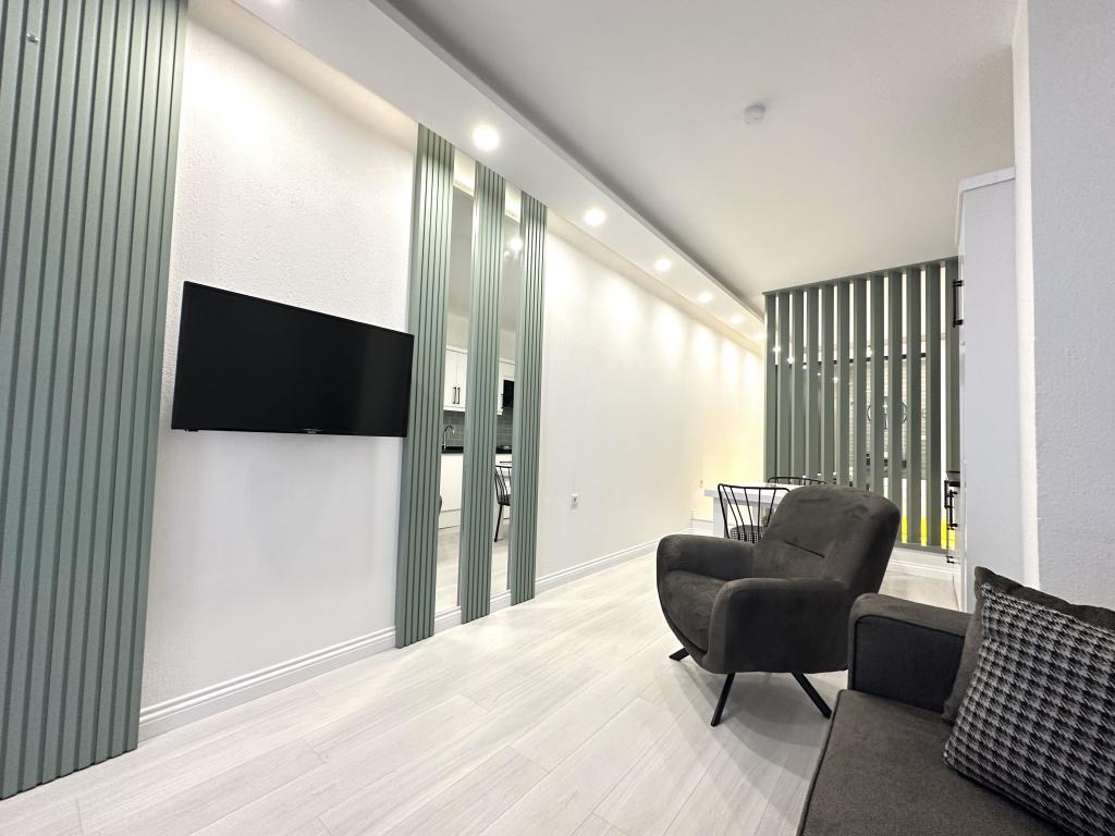 Studio Suite Ground Floor Room, Garden View