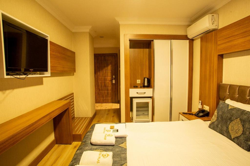 Standard Room, Street View