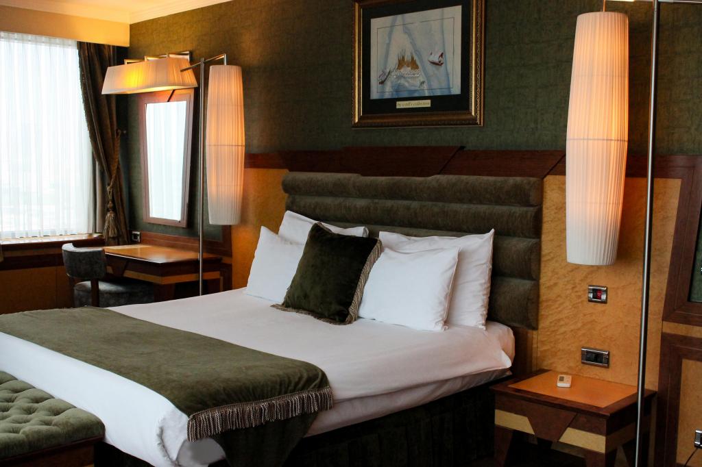 Suite Room, City View