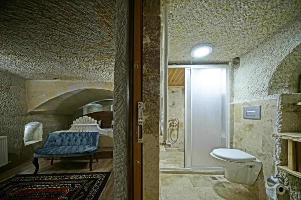 Junior Cave Suite Room