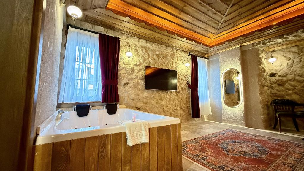 Superior Suite,Jakuzili