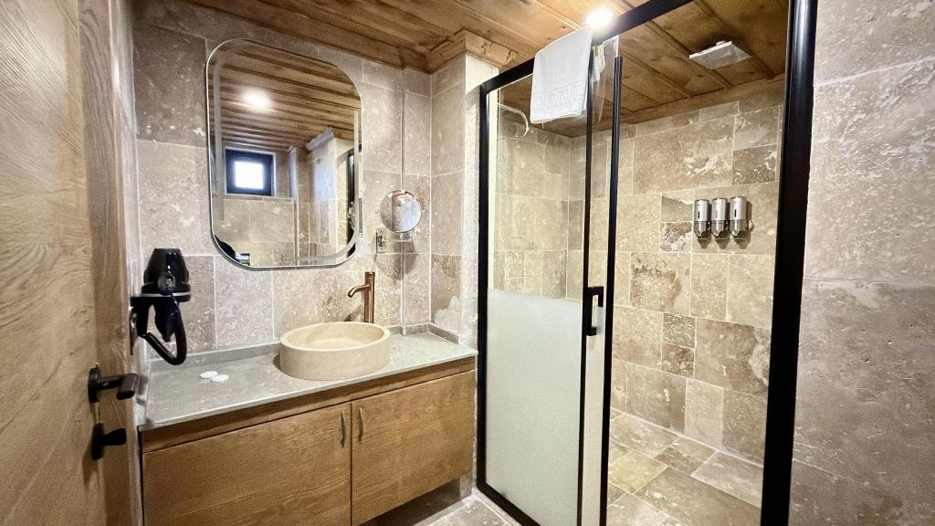 Superior Suite,Jakuzili