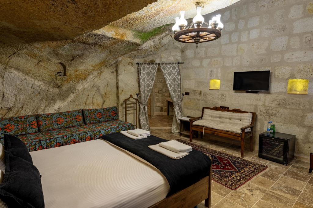 Deluxe Jakuzili Suite,Bahçe Manzaralı,Jakuzili (2 Kişilik)