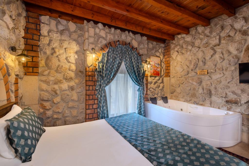 Queen Suite,Jakuzili