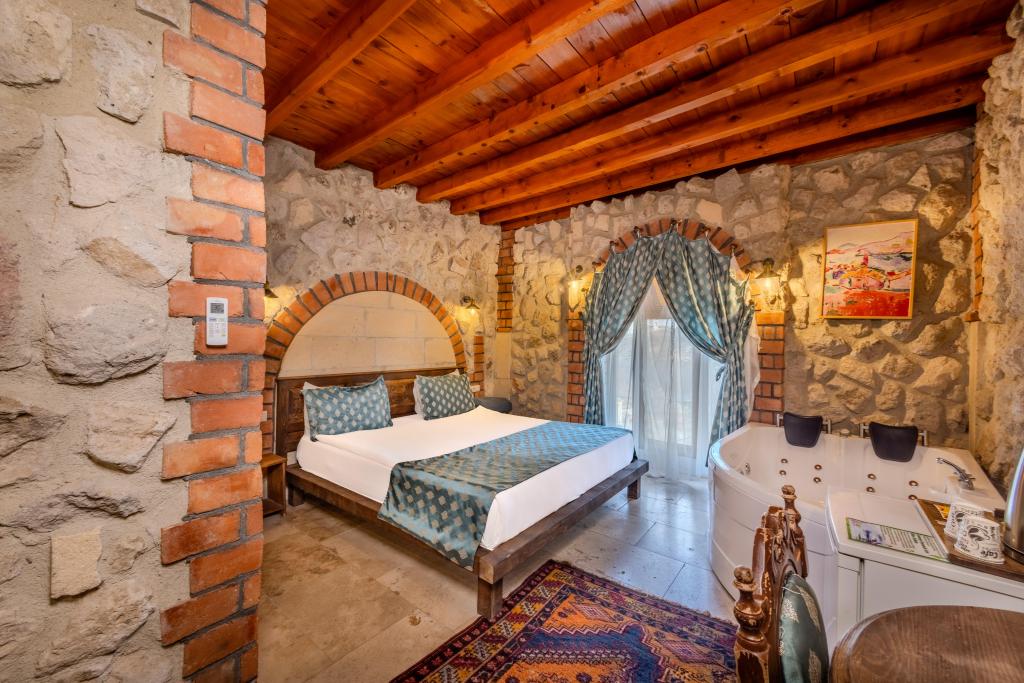 Queen Suite,Jakuzili