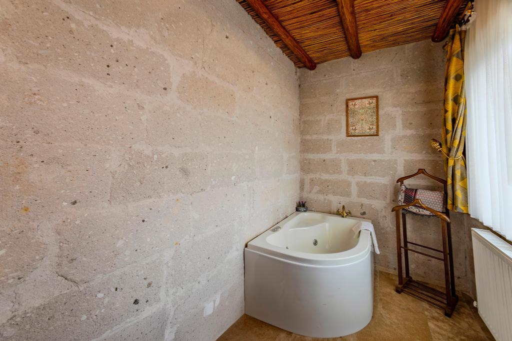 Suite,Vadi Manzaralı,Küvetli
