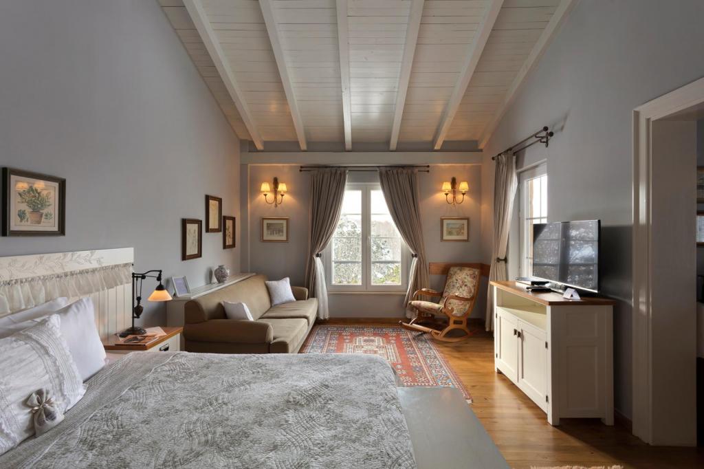 Magnolia, Mountain View, With Balcony