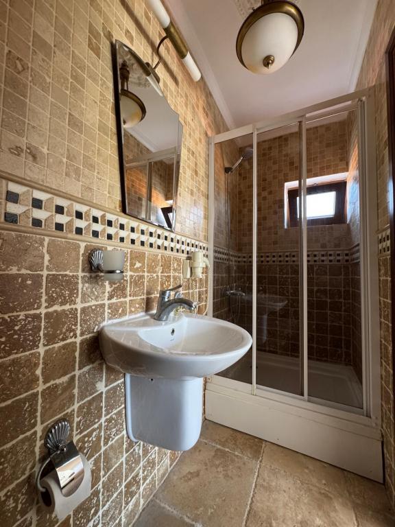 Aile Odası, Cadde Manzaralı (3 Kişilik)